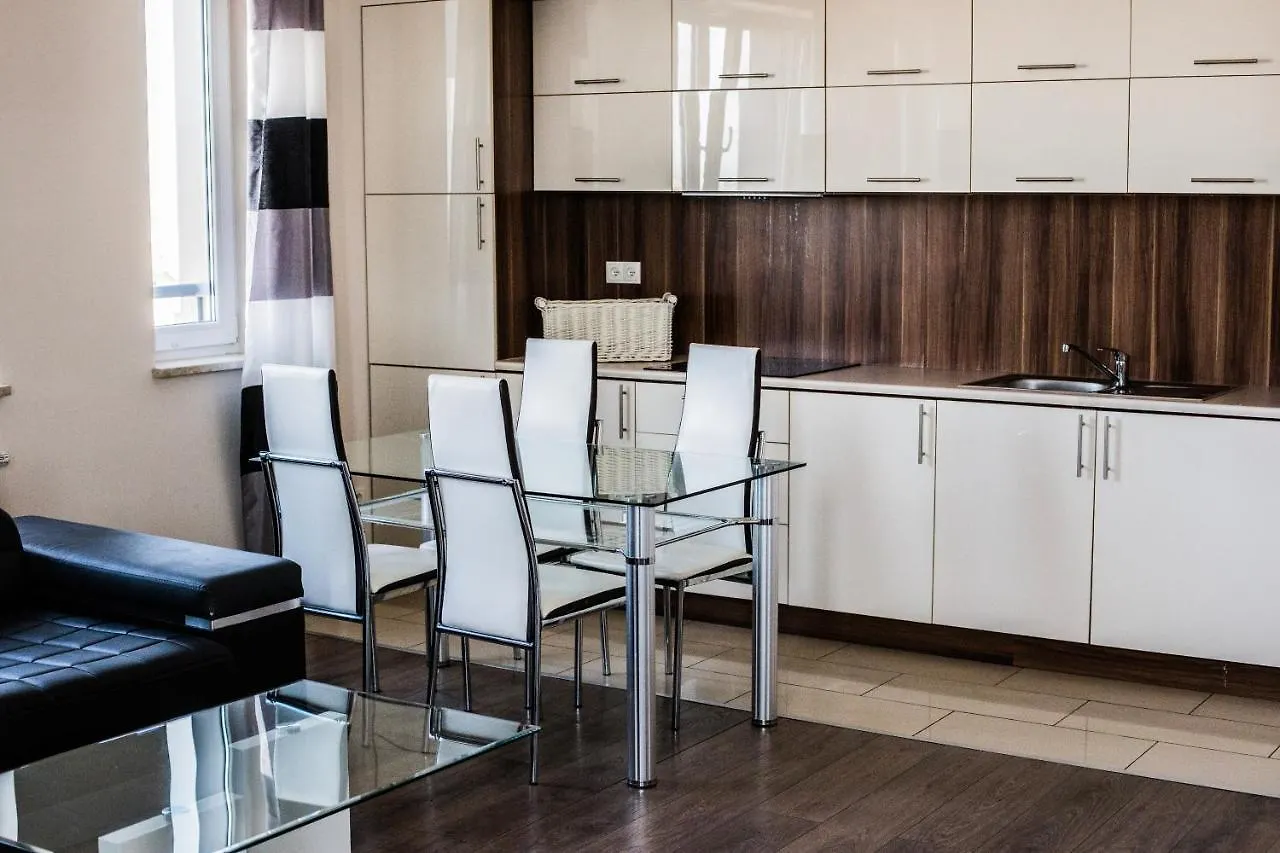 Senator Warsaw Apartments
