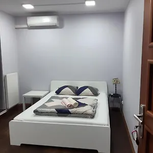  Проживание в семье Just Centrum