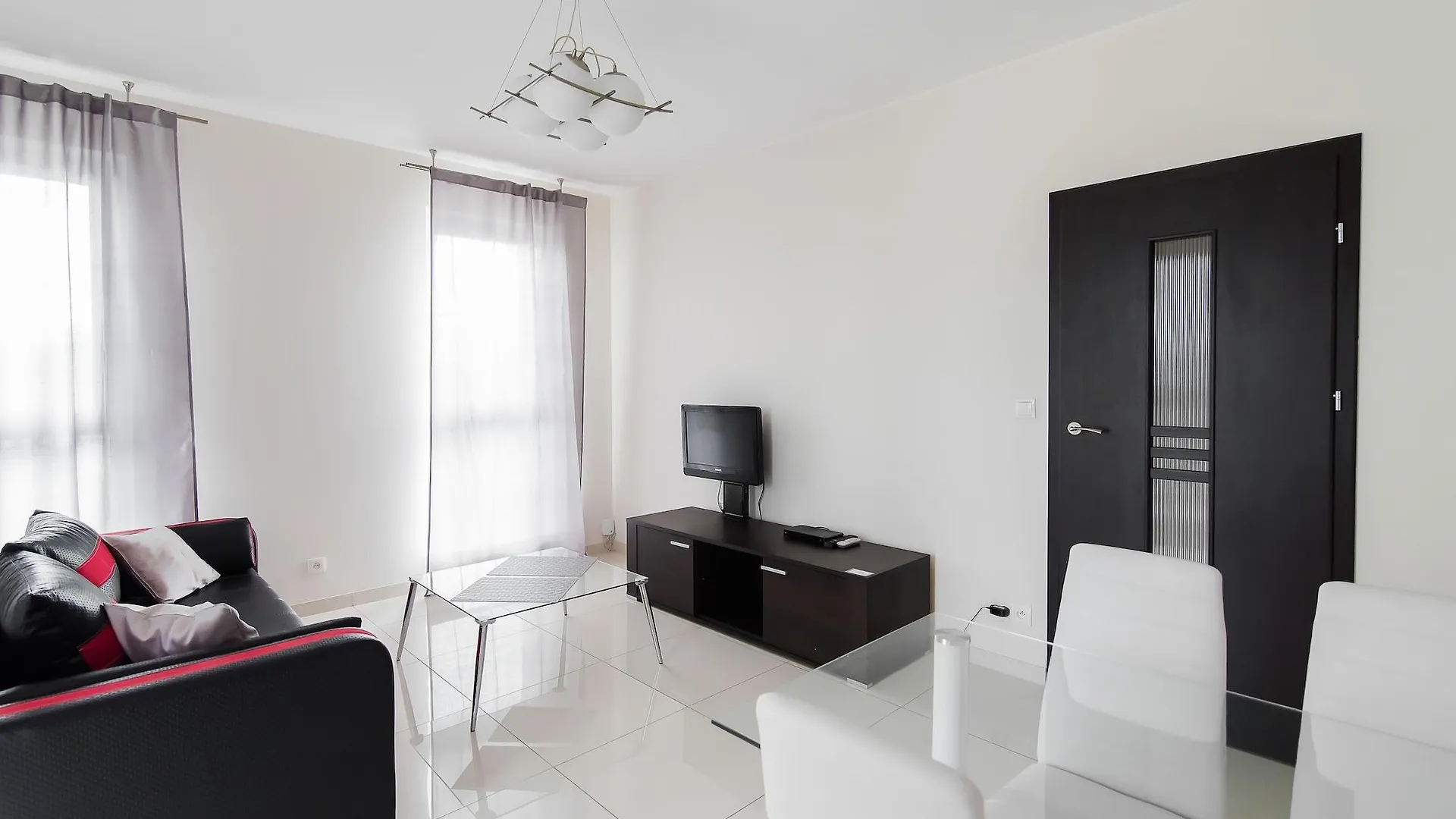 Senator Warsaw Apartments